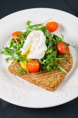 çılbır tost closeup