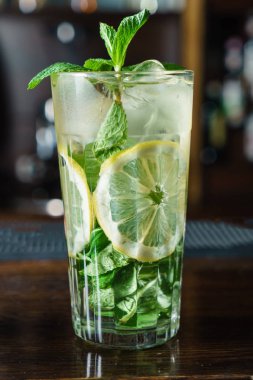 Taze parlak kokteyli