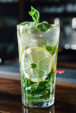 Taze parlak kokteyli