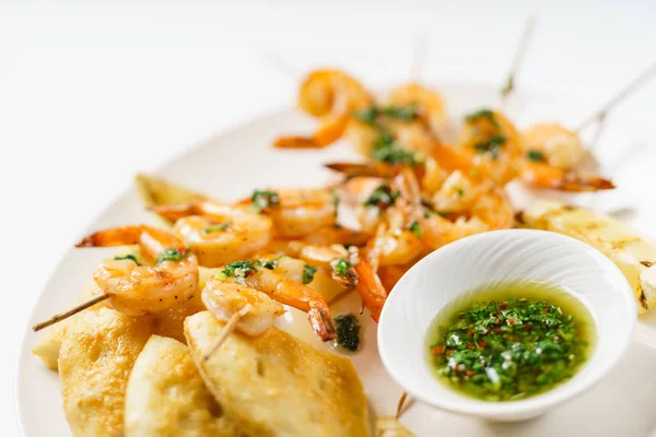 Fresh shrimp kebabs — Stock Photo, Image