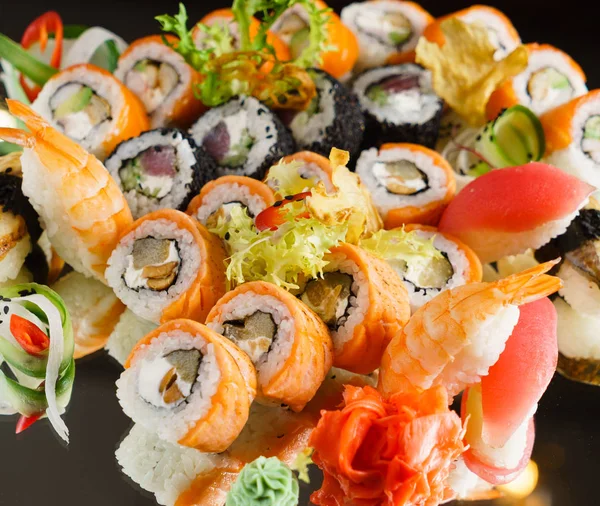 Sushi fresco colorido — Fotografia de Stock