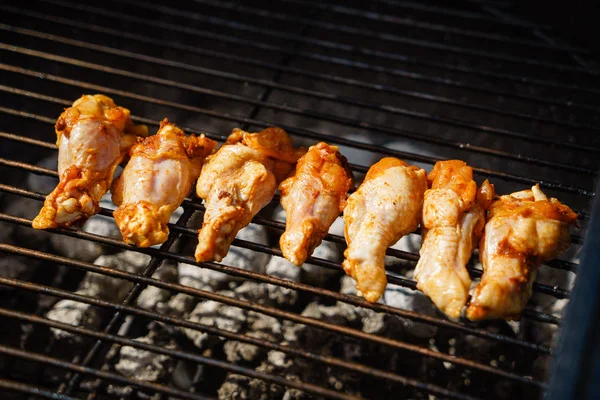 Apetitivo pollo a la parrilla —  Fotos de Stock