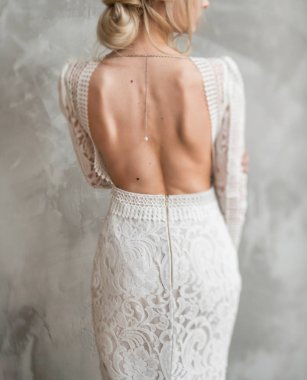 Genç ve güzel gelin düğün gününde 