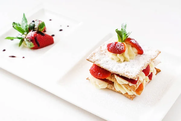 Frozen dessert with strawberries — Stock Photo, Image