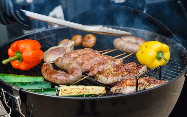 Carne a la parrilla diferente — Foto de Stock