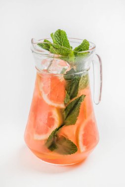 Taze ev yapımı limonata