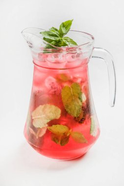 Taze ev yapımı limonata