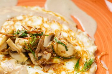 Taze ev yapımı omlet