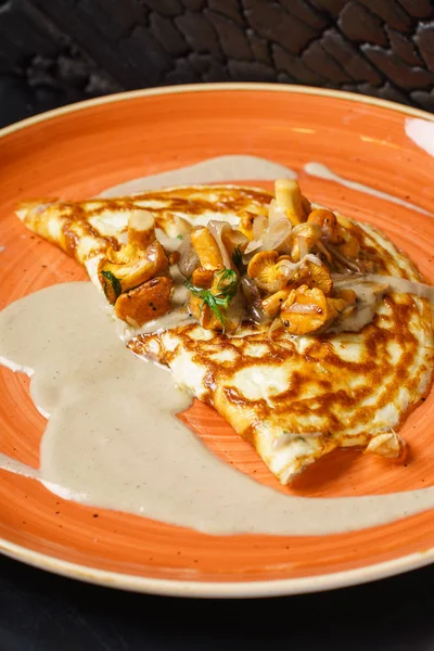 Taze ev yapımı omlet