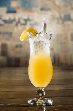 Parlak yaz kokteyl
