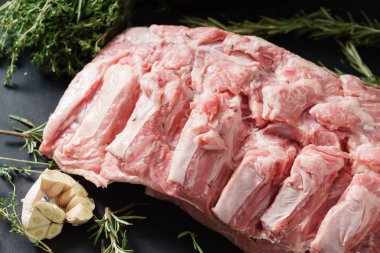 taze et pirzola otlar ile      