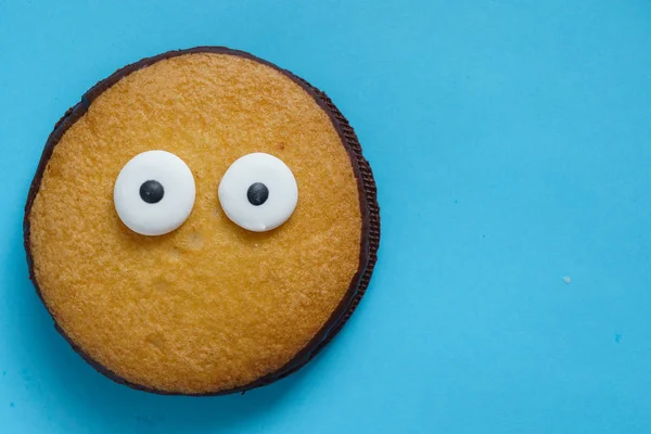 Legrační cookie s bílýma očima — Stock fotografie