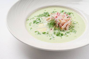 Yeşil soğuk çorba