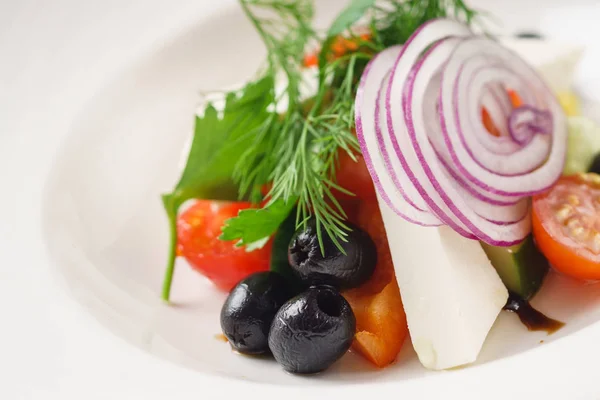 Färsk grekisk sallad — Stockfoto