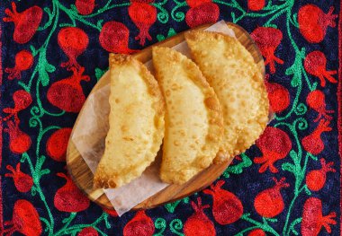 Chebureks etli, bir yönetim kurulu