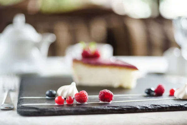 Tarta de queso de bayas frescas — Foto de Stock