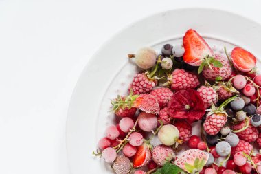 farklı dondurulmuş meyveler