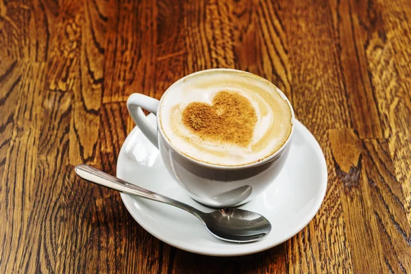 Heart image on latte foam — Stock Photo, Image