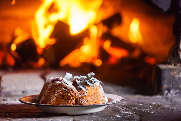 プレート上のクリスマス ケーキ — ストック写真