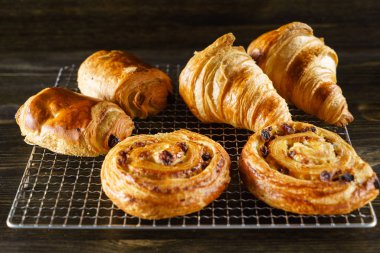 Taze Fransız hamur işleri,