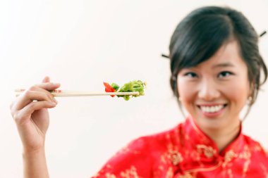 chopsticks Çinli kadınla