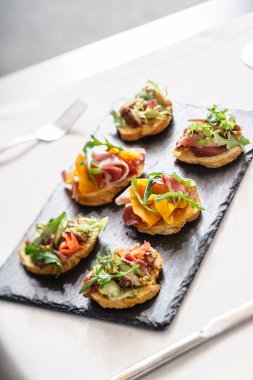 farklı türde kanepeler 