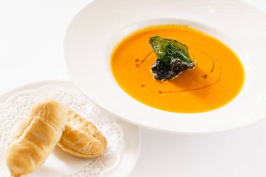 kremalı balkabağı çorbası 