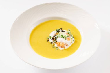 Sebze kremalı çorba.