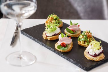 farklı türde kanepeler