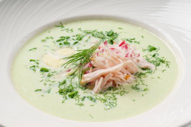 Yeşil soğuk çorba