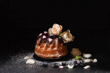 çiçekli tatlı pasta