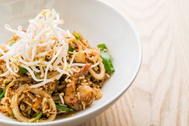  Plaka üzerinde lezzetli yemek