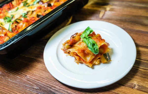 lezzetli İtalyan lazanya