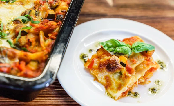 lezzetli İtalyan lazanya