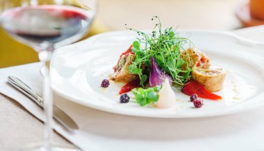 kavrulmuş sebze tavuk dolması   