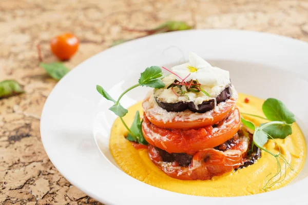 Roasted vegetables on plate — Stock Photo, Image