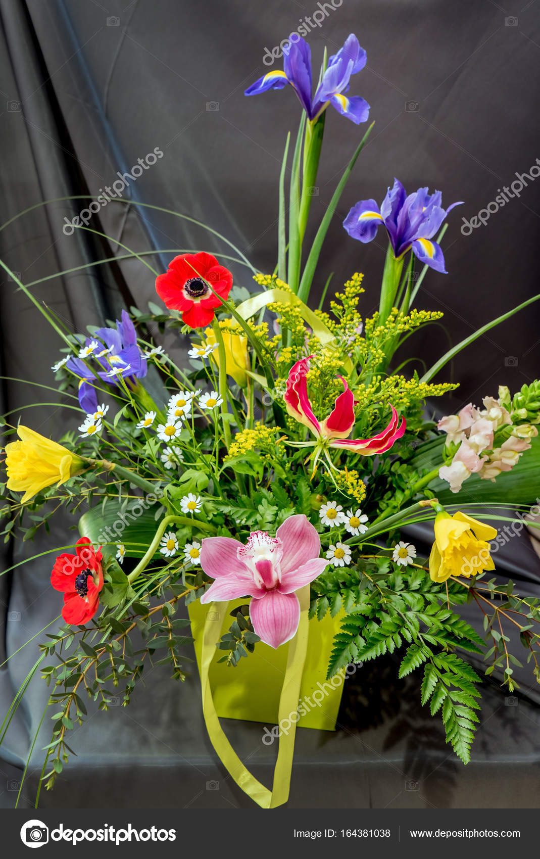 Beautiful spring bouquet — Stock Photo © Shebeko #164381038