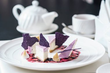 Süzme peynirli krep. 