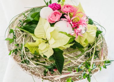 parlak çiçekli buket 