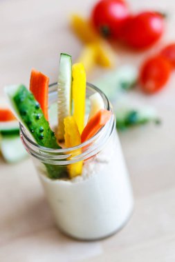 Sebze ile lezzetli humus 