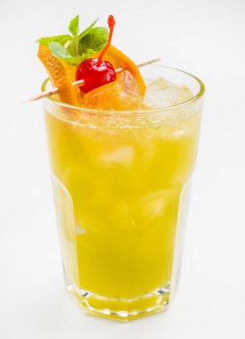 Kokteyl ile turuncu beyaz