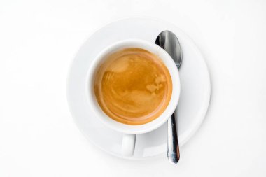 Bir fincan beyaz kahve. 