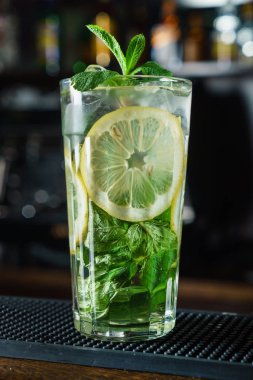 barda lezzetli kokteyl