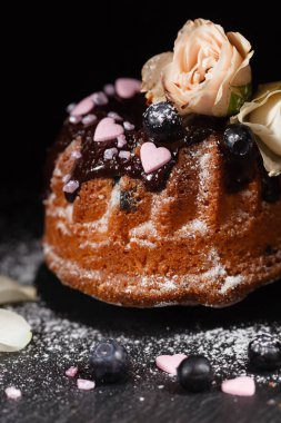 çiçekli tatlı pasta