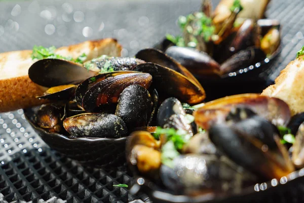 Deliziose cozze alla griglia — Foto Stock