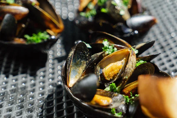 Deliziose cozze alla griglia — Foto Stock