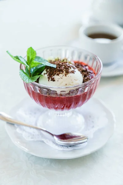 Ny sommar dessert — Stockfoto