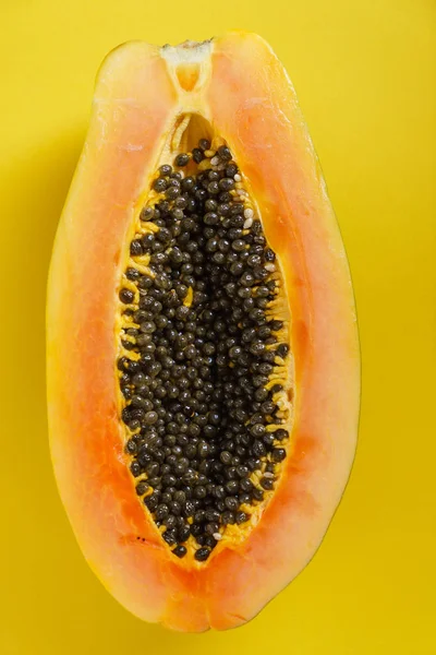 Fresh ripe papaya — Stock Photo, Image