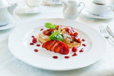 Süzme peynirli krep. 