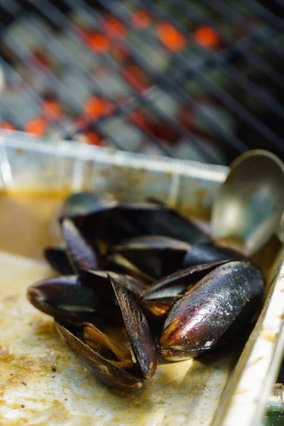 Deliciosos mejillones a la plancha —  Fotos de Stock